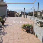 Affitto 5 camera casa di 167 m² in Genova