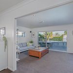 Rent 4 bedroom apartment in Whitianga
