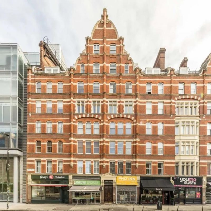 Lovely spacious property situated on the first floor of a mansion block Holborn