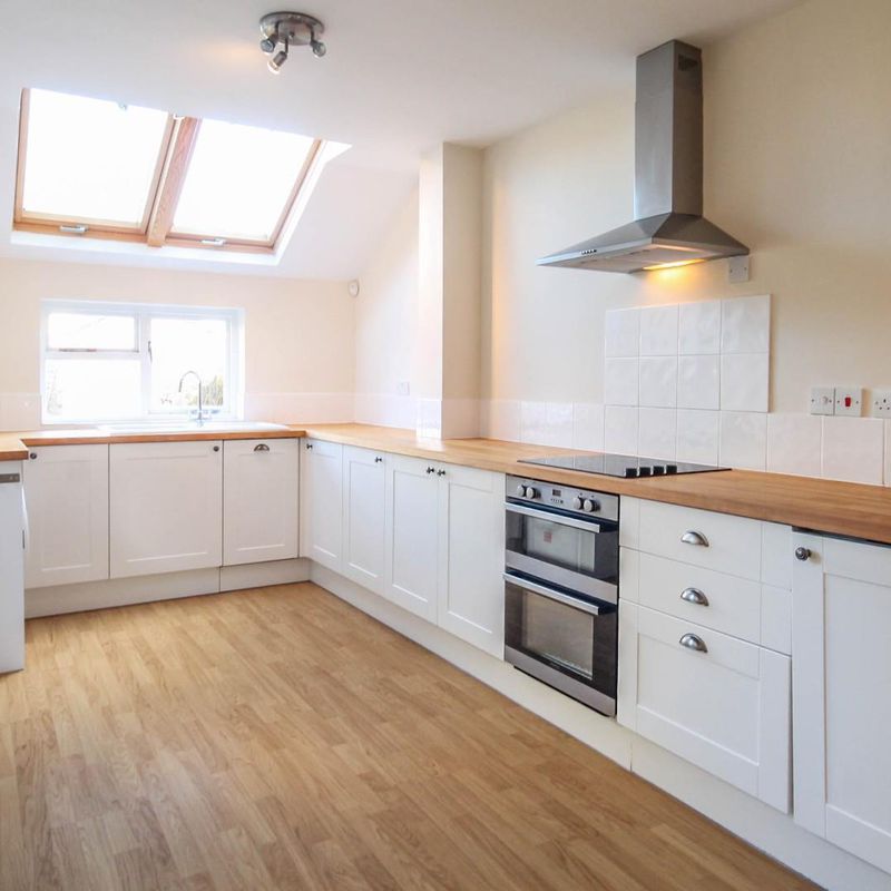 4 bedroom Terraced House To Rent Chesterton