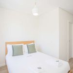 Rent 6 bedroom apartment of 135 m² in Porto