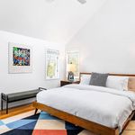 Rent 4 bedroom house of 270 m² in East Hampton
