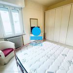 Affitto 4 camera appartamento di 90 m² in Pesaro