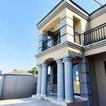 Rent 4 bedroom house of 1050 m² in uMhlathuze