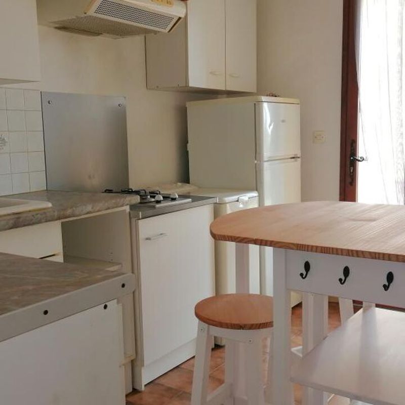Location appartement 1 pièce 19 m² Fos-sur-Mer (13270)