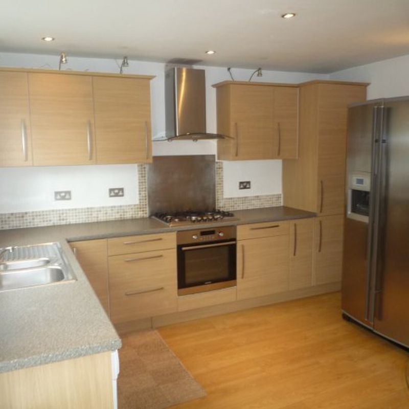 Marina Avenue, Beeston, NG9 1HB 
 £1,050 pcm , 3 bedrooms , end of terrace house , to let