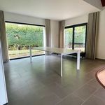 Rent 4 bedroom house of 564 m² in Lede