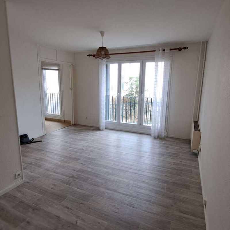 Location appartement 1 pièce 28 m² Compiègne (60200) compiegne