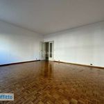 Affitto 6 camera appartamento di 163 m² in Turin
