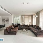Rent 6 bedroom apartment of 209 m² in Milano