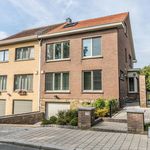 Maison de 210 m² avec 5 chambre(s) en location à Wezembeek-Oppem