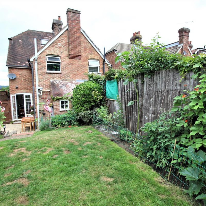 3 Bedrooms House - Semi-Detached - To Let St John's