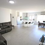 Rent 4 bedroom house of 199 m² in Perth