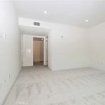 Rent 2 bedroom apartment of 168 m² in Irvine