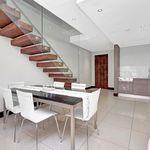 Rent 2 bedroom house of 118 m² in Johannesburg