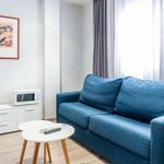Rent 1 bedroom apartment of 35 m² in Barcelona