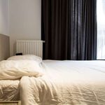 Rent 1 bedroom apartment of 71 m² in Bruxelles