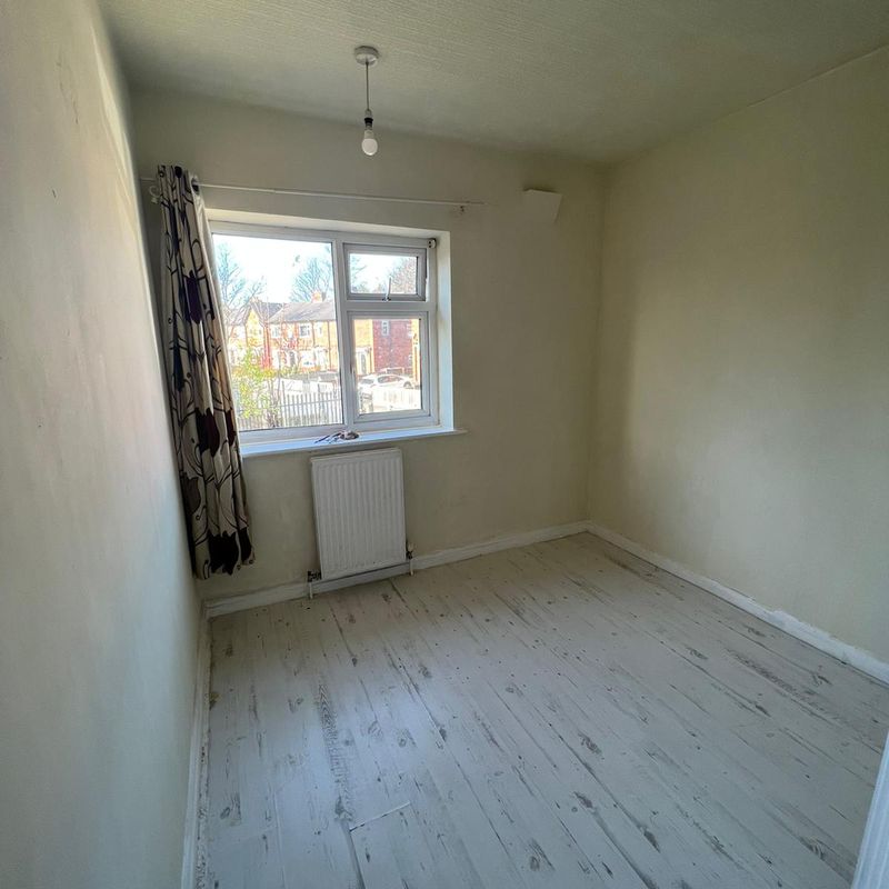 3 bed terraced house Derry