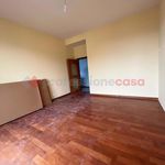 Affitto 3 camera appartamento di 130 m² in Arezzo