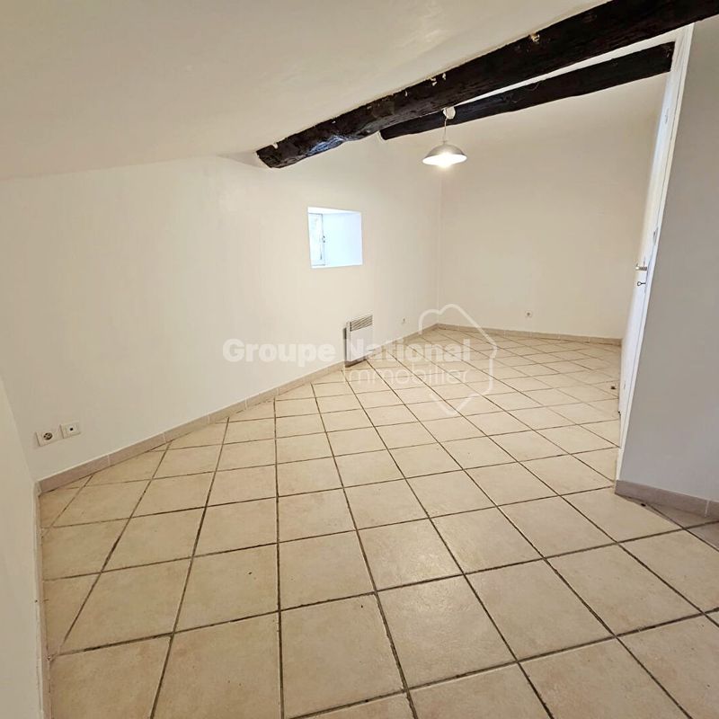 Location appartement 30.1 m², Barbentane 13570 Bouches-du-Rhône