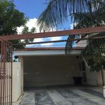 Rent 4 bedroom house of 390 m² in Mérida