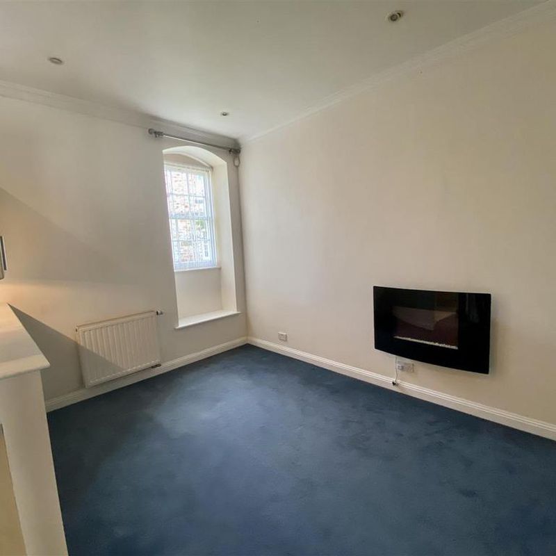 Westheath Avenue, Bodmin, PL31 2 bed terraced house to rent - £825 pcm (£190 pw) Dunmere