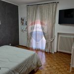 Affitto 5 camera appartamento di 140 m² in Verrone