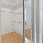 Rent 3 bedroom apartment of 199 m² in Encino