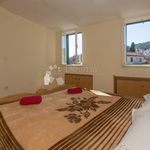 Najam 2 spavaće sobe stan od 60 m² u Split
