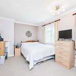 Rent 3 bedroom flat in Richmond