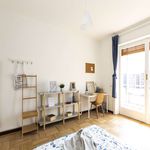 Rent a room of 161 m² in Milano