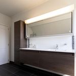 Rent 4 bedroom house of 240 m² in Zaventem