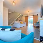 Rent 3 bedroom apartment in Warwickshire