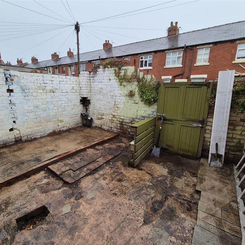 Gordon Road, Fleetwood 2 bed terraced house to rent - £600 pcm (£138 pw)