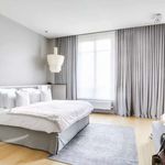 Rent 3 bedroom apartment of 225 m² in Paris