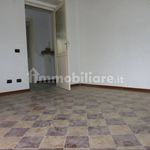 Affitto 5 camera appartamento di 145 m² in Fossano