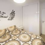 Rent a room of 260 m² in Madrid