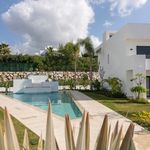 Rent 3 bedroom house of 239 m² in Marbella