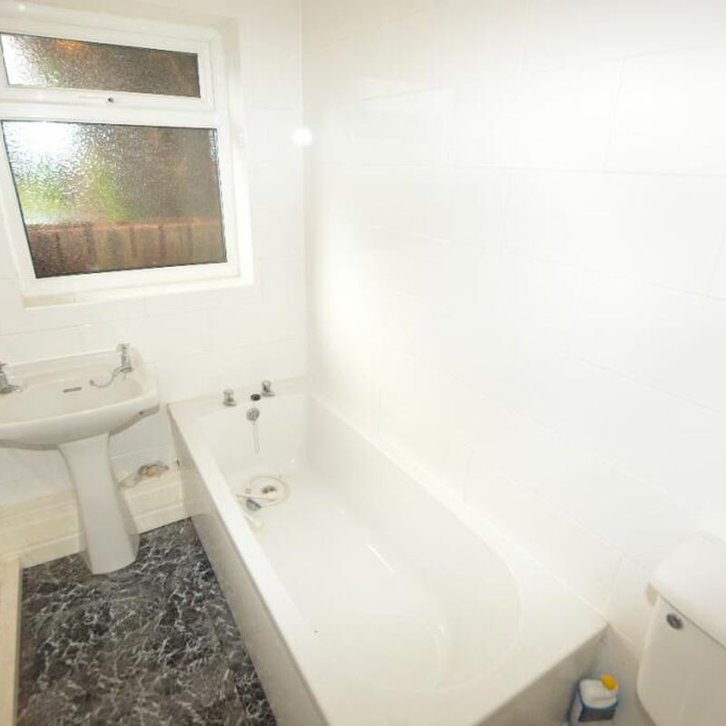 2 bedroom terraced house for rent in Netherton Road, S80