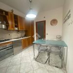 Affitto 3 camera appartamento di 110 m² in Terracina