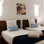 Rent 2 bedroom apartment of 395 m² in Albufeira