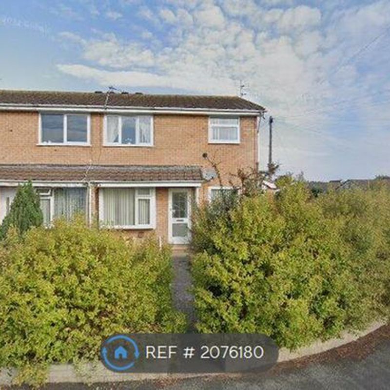 Maisonette to rent in Lilac Avenue, Rhyl LL18