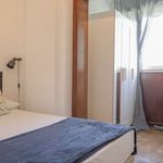 Rent a room of 136 m² in Madrid