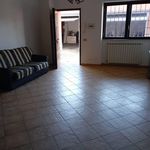 Affitto 2 camera appartamento di 63 m² in Colonna