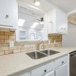 Rent 2 bedroom house of 105 m² in Galveston