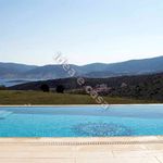 Rent 7 bedroom house of 645 m² in Agia Triada