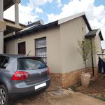 Rent 2 bedroom house of 200 m² in Johannesburg