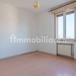 Affitto 4 camera appartamento di 100 m² in Bologna