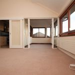 Rent 3 bedroom apartment in Crickhowell