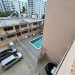 Rent 1 bedroom apartment of 770 m² in Miami Beach
